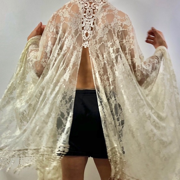 Lace Butterfly Throw w/Fringe - Picture 6 of 12